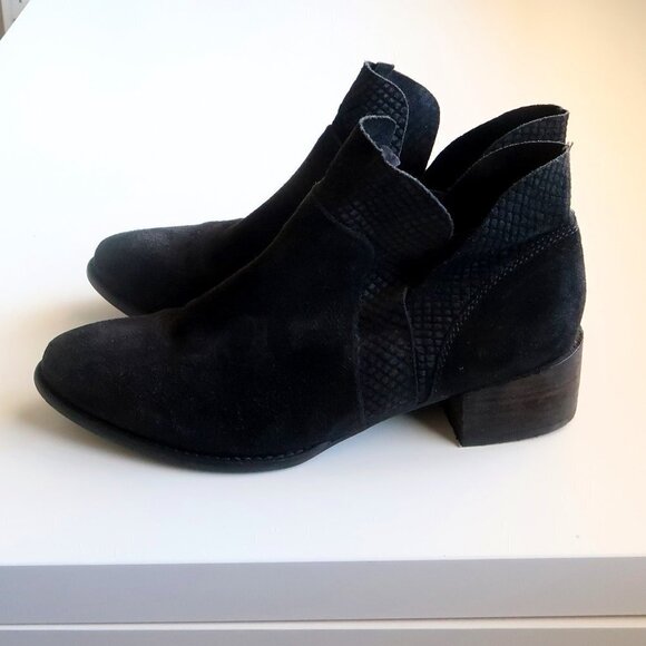 Seychelles Revolve Black Suede Leather Block Heel Ankle Boots / Booties Size 8.5 - Picture 2 of 12